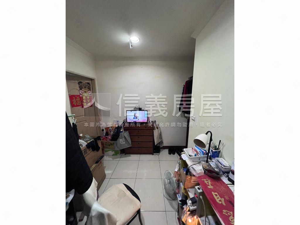 奇岩捷運四套房一樓房屋室內格局與周邊環境