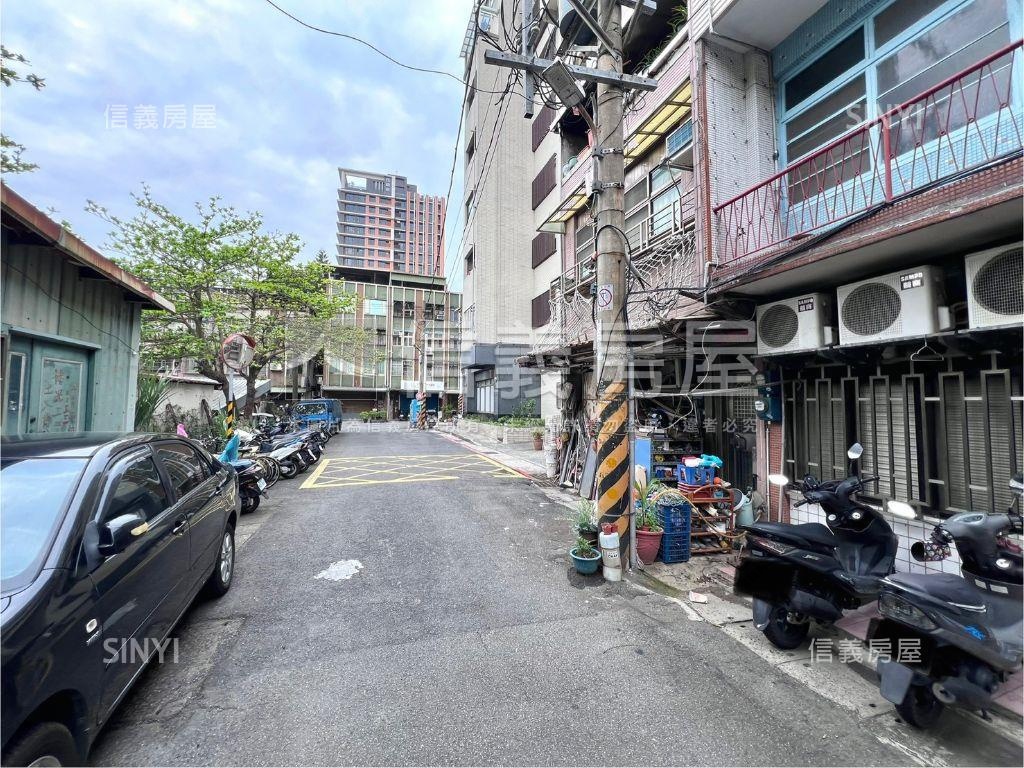 奇岩捷運四套房一樓房屋室內格局與周邊環境