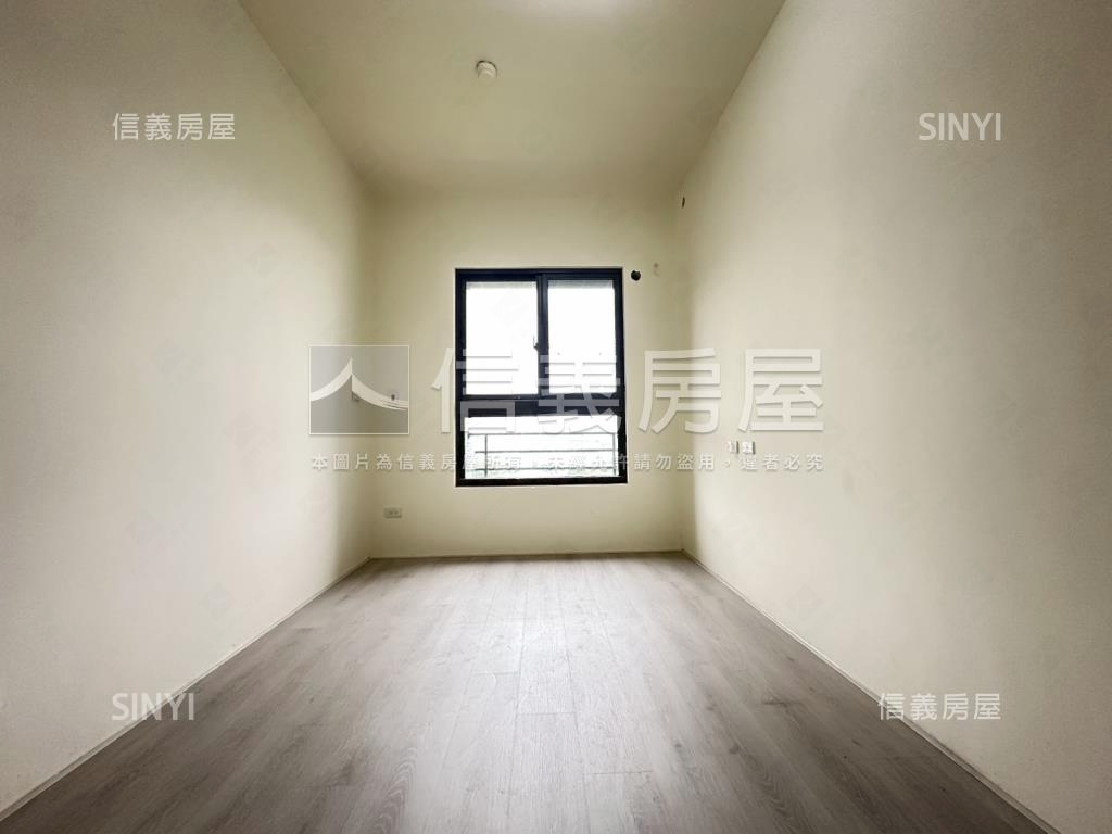 鳳鳴欣苑全新兩房車位房屋室內格局與周邊環境