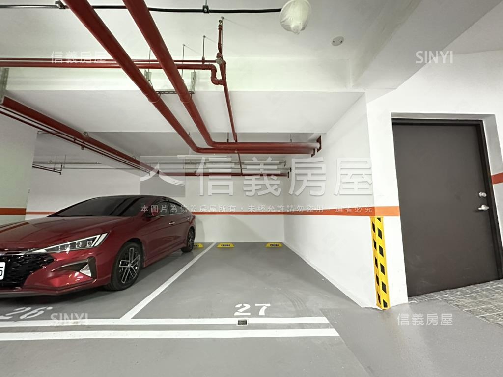 鳳鳴欣苑全新兩房車位房屋室內格局與周邊環境