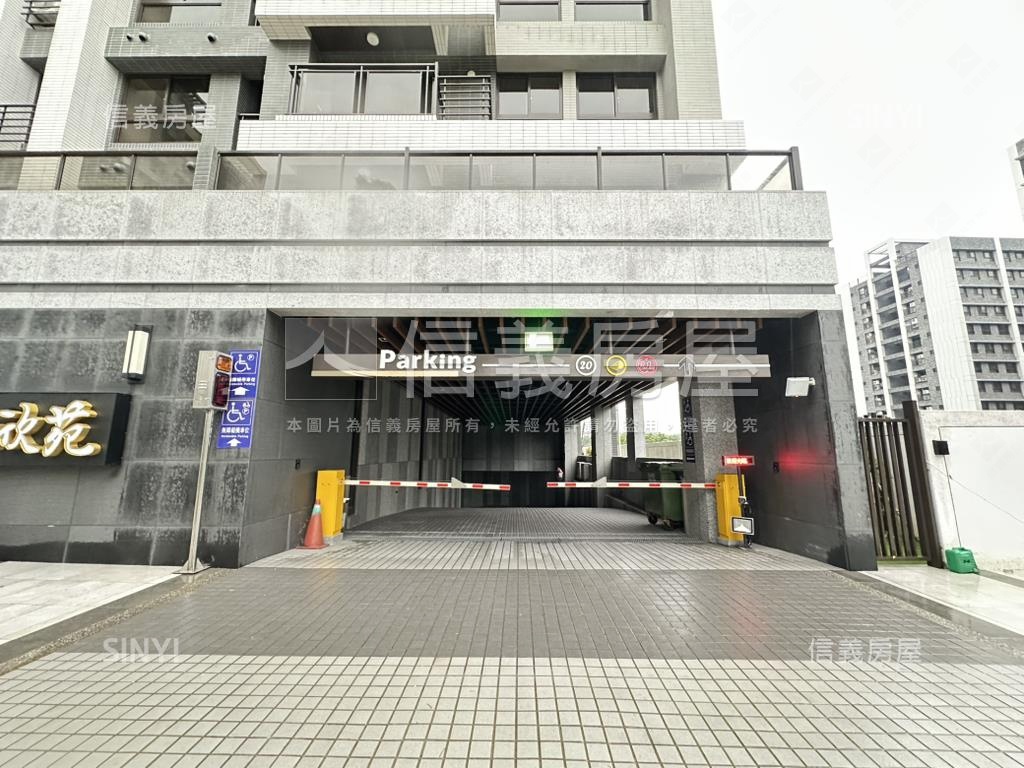 鳳鳴欣苑全新兩房車位房屋室內格局與周邊環境