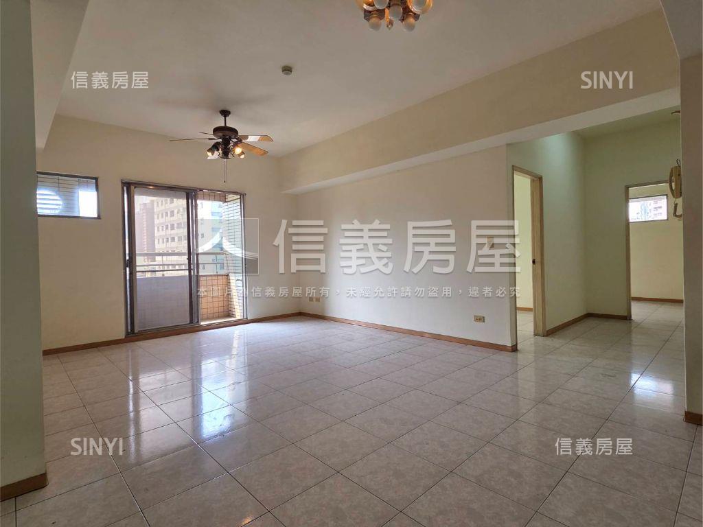 皇家貴賓首排綠景五房平車房屋室內格局與周邊環境