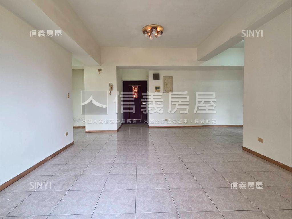 皇家貴賓首排綠景五房平車房屋室內格局與周邊環境