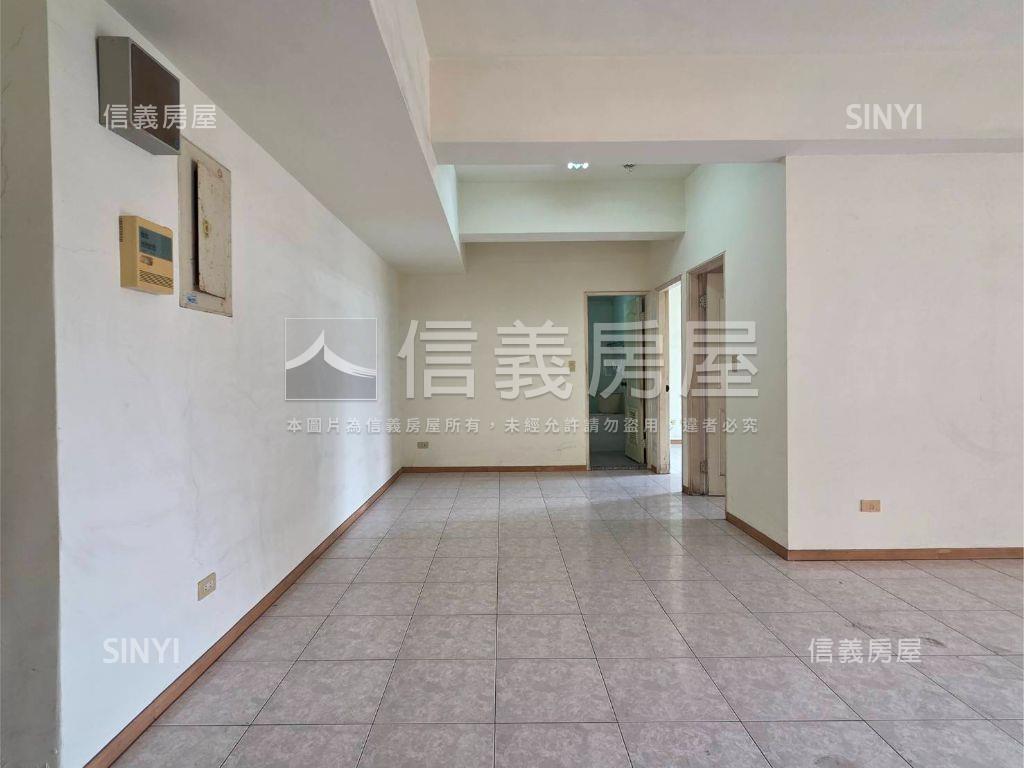 皇家貴賓首排綠景五房平車房屋室內格局與周邊環境