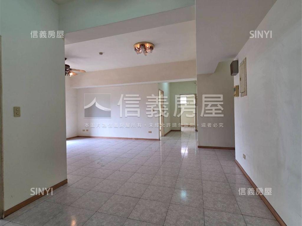 皇家貴賓首排綠景五房平車房屋室內格局與周邊環境