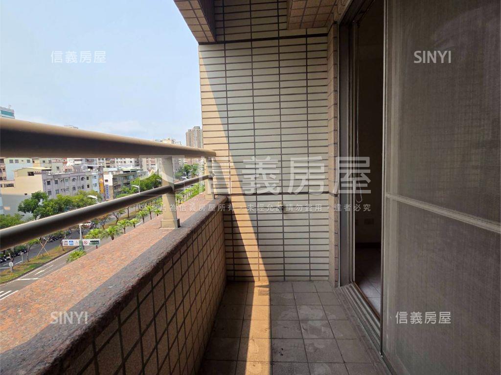 皇家貴賓首排綠景五房平車房屋室內格局與周邊環境