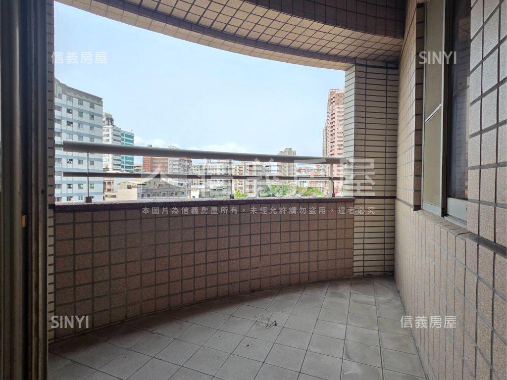 皇家貴賓首排綠景五房平車房屋室內格局與周邊環境