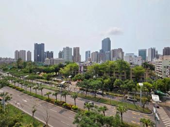 皇家貴賓首排綠景五房平車