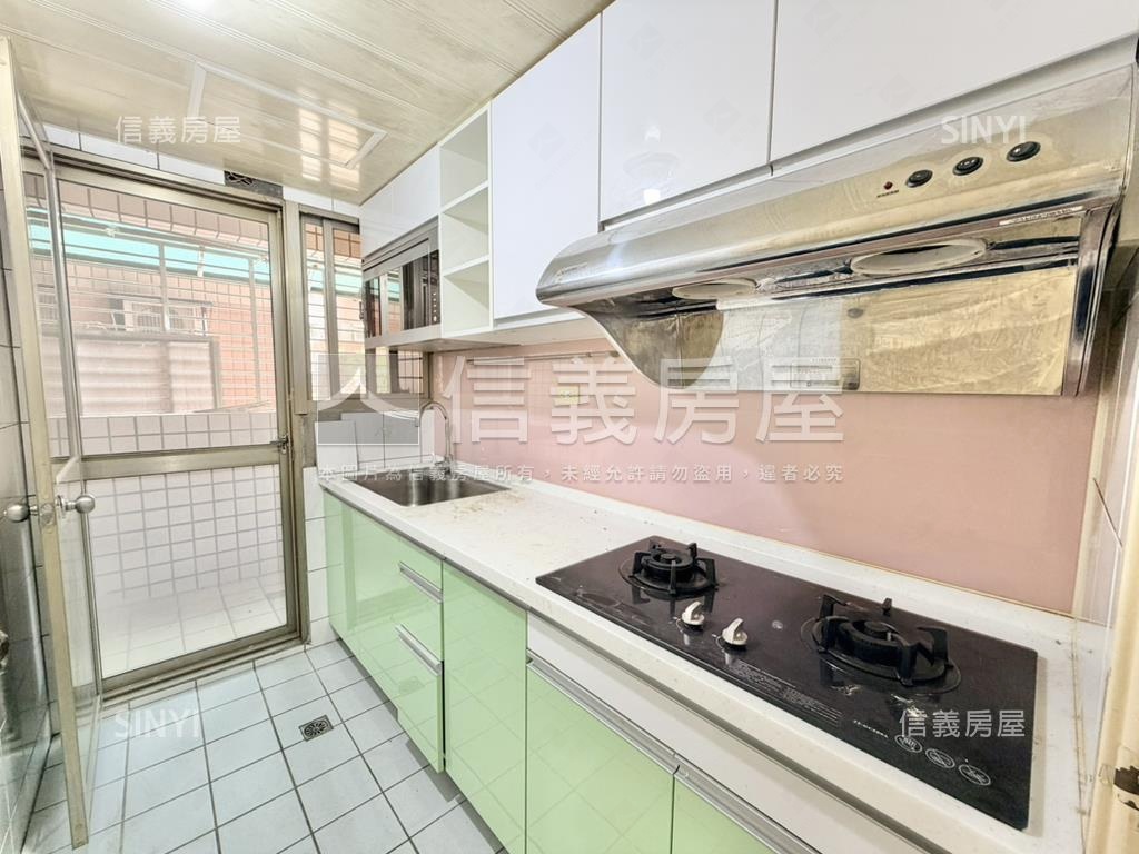 近海山哈佛名第三房車位房屋室內格局與周邊環境