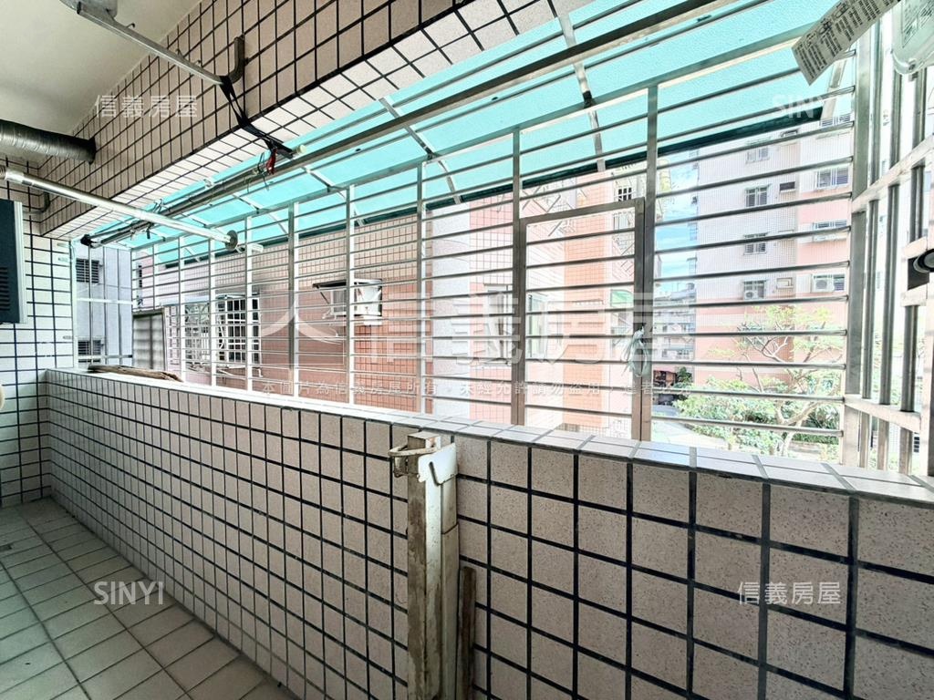 近海山哈佛名第三房車位房屋室內格局與周邊環境
