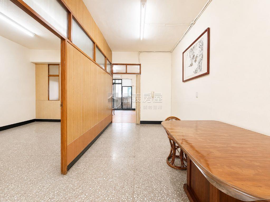 東園街稀有公寓三樓房屋室內格局與周邊環境