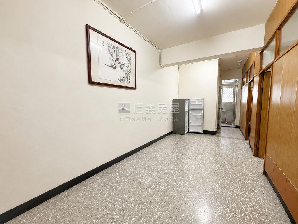東園街稀有公寓三樓房屋室內格局與周邊環境
