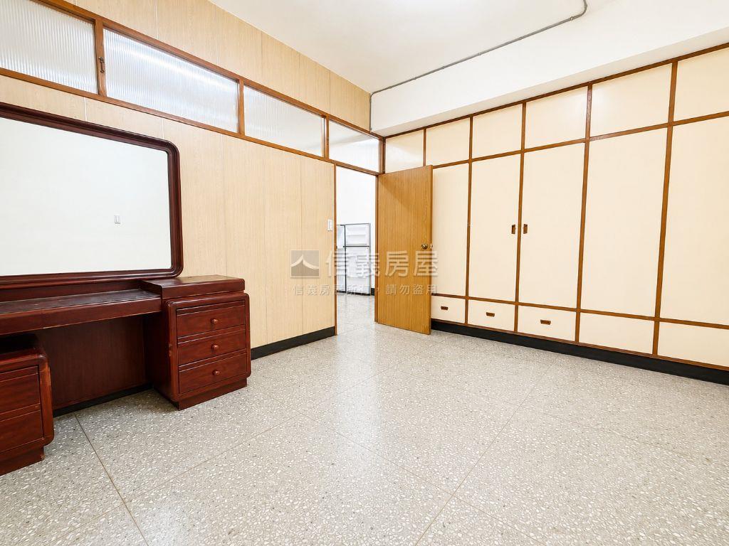 東園街稀有公寓三樓房屋室內格局與周邊環境