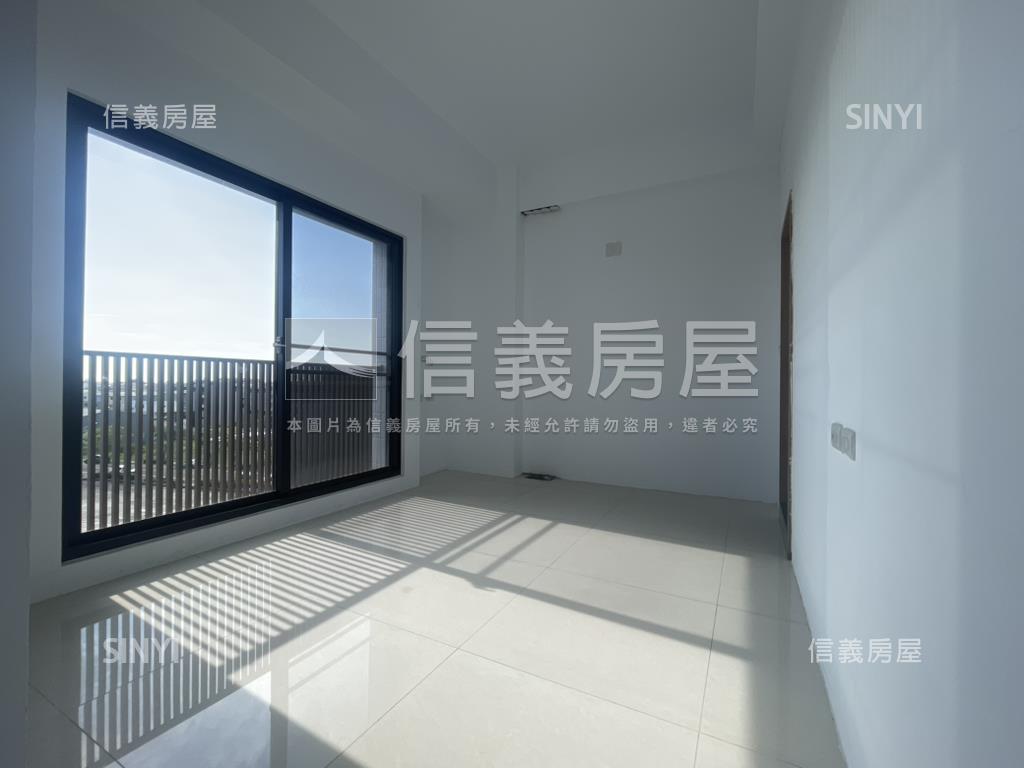 首富精品角窗四車墅房屋室內格局與周邊環境
