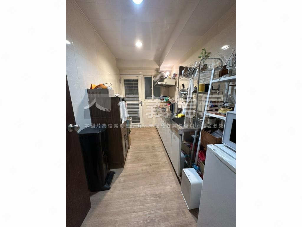 捷運公園電梯三房房屋室內格局與周邊環境