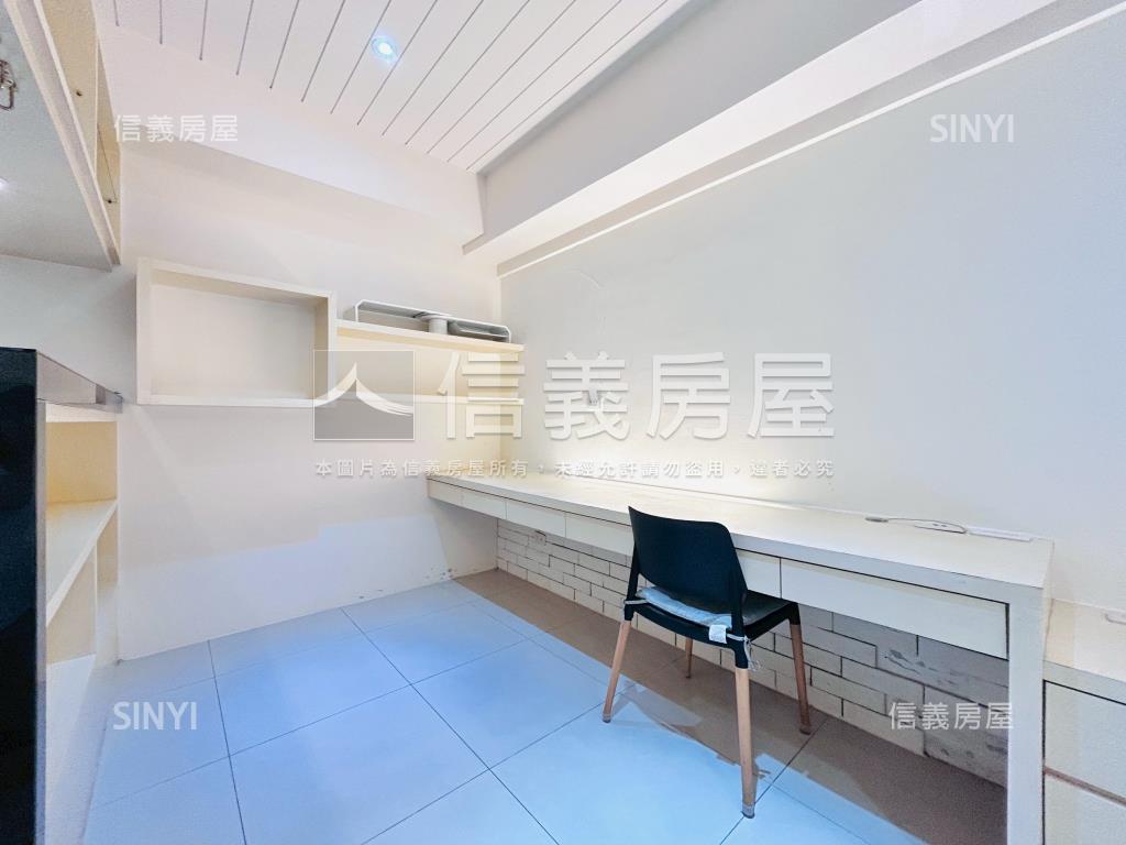 ☆上城★美兩房車位房屋室內格局與周邊環境