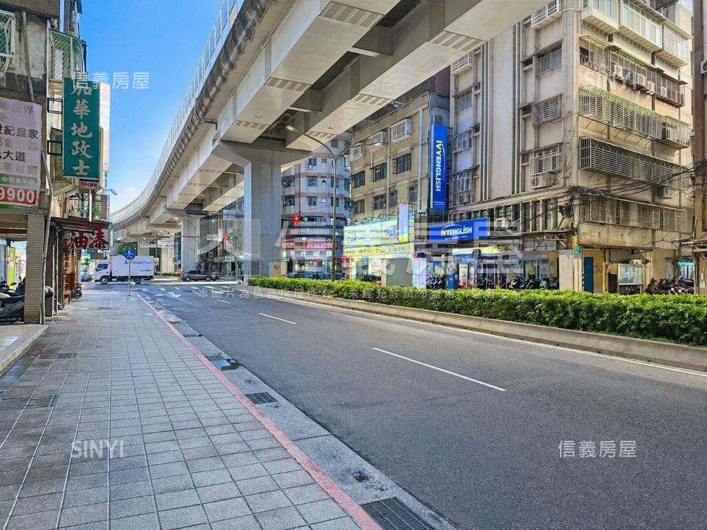 景安電梯二房坡平大車位房屋室內格局與周邊環境