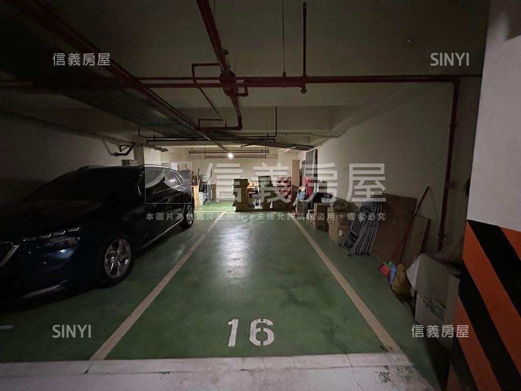 新學府捷運３房車位。美房屋室內格局與周邊環境