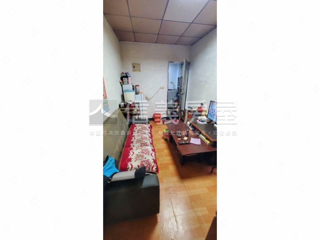 收租置產捷運三樓房屋室內格局與周邊環境