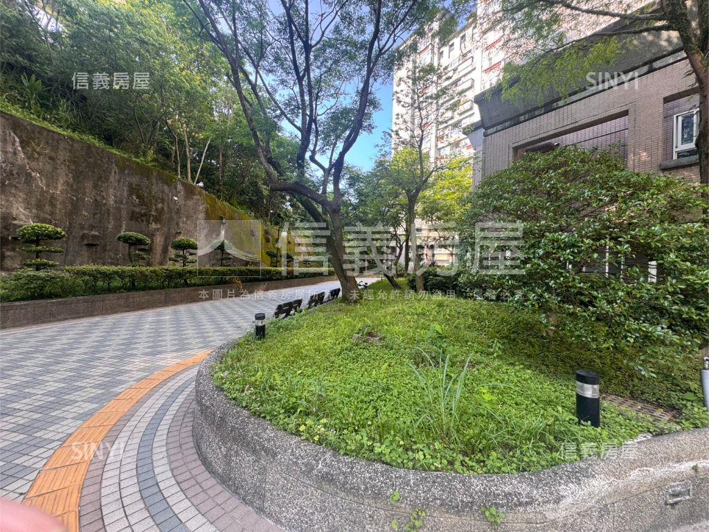 達觀３房雙車位房屋室內格局與周邊環境