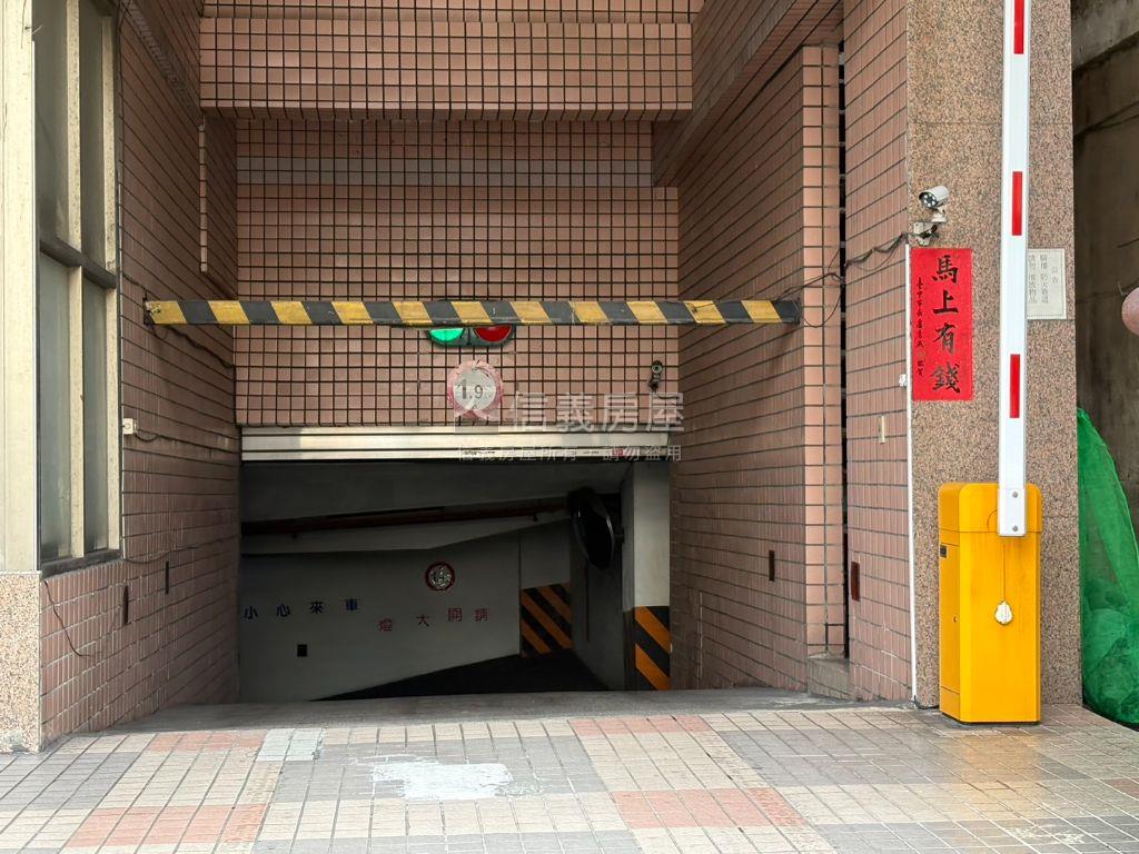 中興商圈商業大空間房屋室內格局與周邊環境