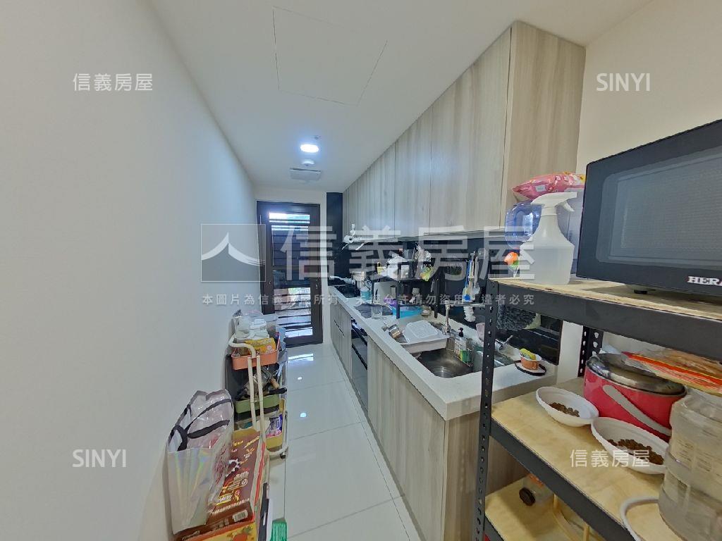 專任文華天際三房雙車位房屋室內格局與周邊環境