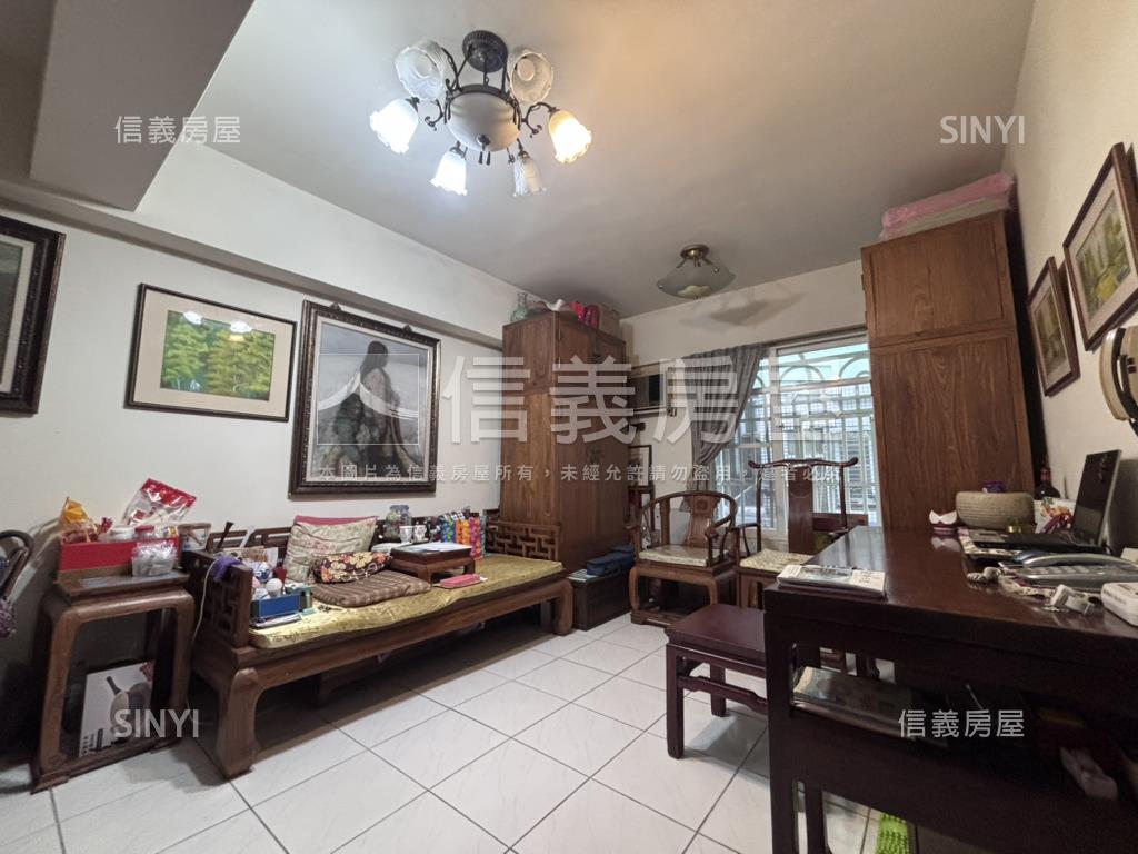 伯爵博市完美二樓三房房屋室內格局與周邊環境