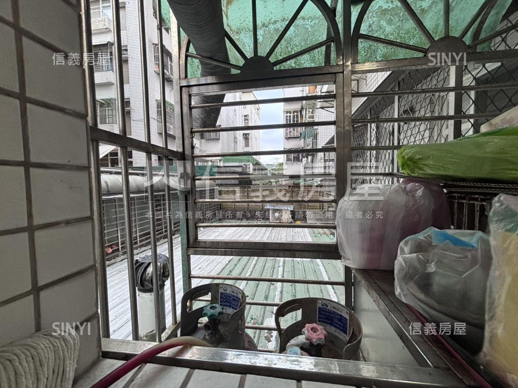 伯爵博市完美二樓三房房屋室內格局與周邊環境