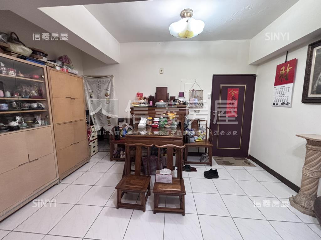 伯爵博市完美二樓三房房屋室內格局與周邊環境