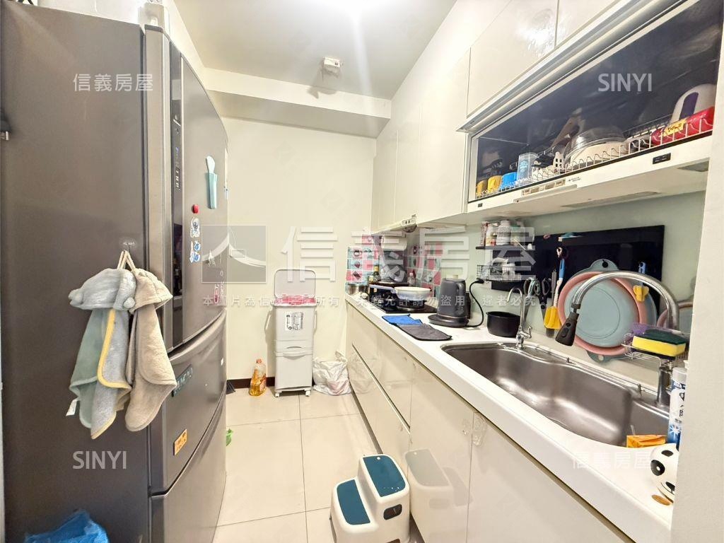 近Ｇ０２竹風三房車位房屋室內格局與周邊環境