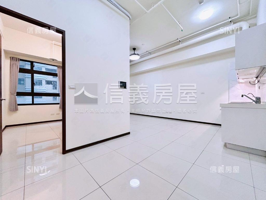 微笑雲品二房平車先看這間房屋室內格局與周邊環境