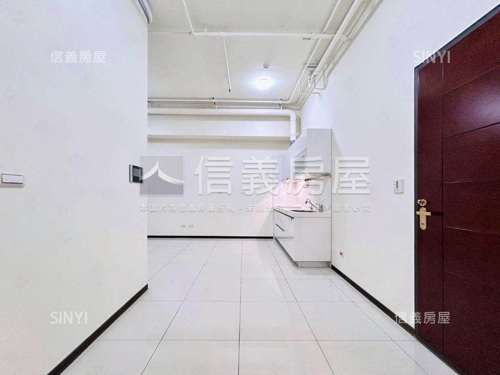 微笑雲品二房平車先看這間房屋室內格局與周邊環境