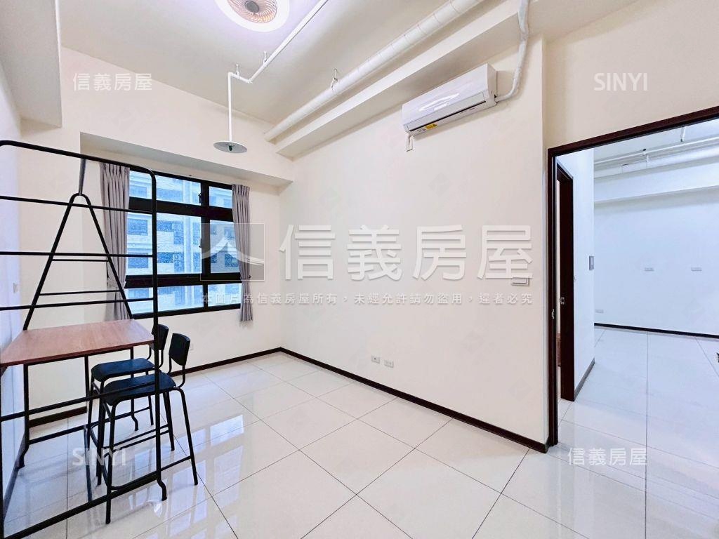 微笑雲品二房平車先看這間房屋室內格局與周邊環境