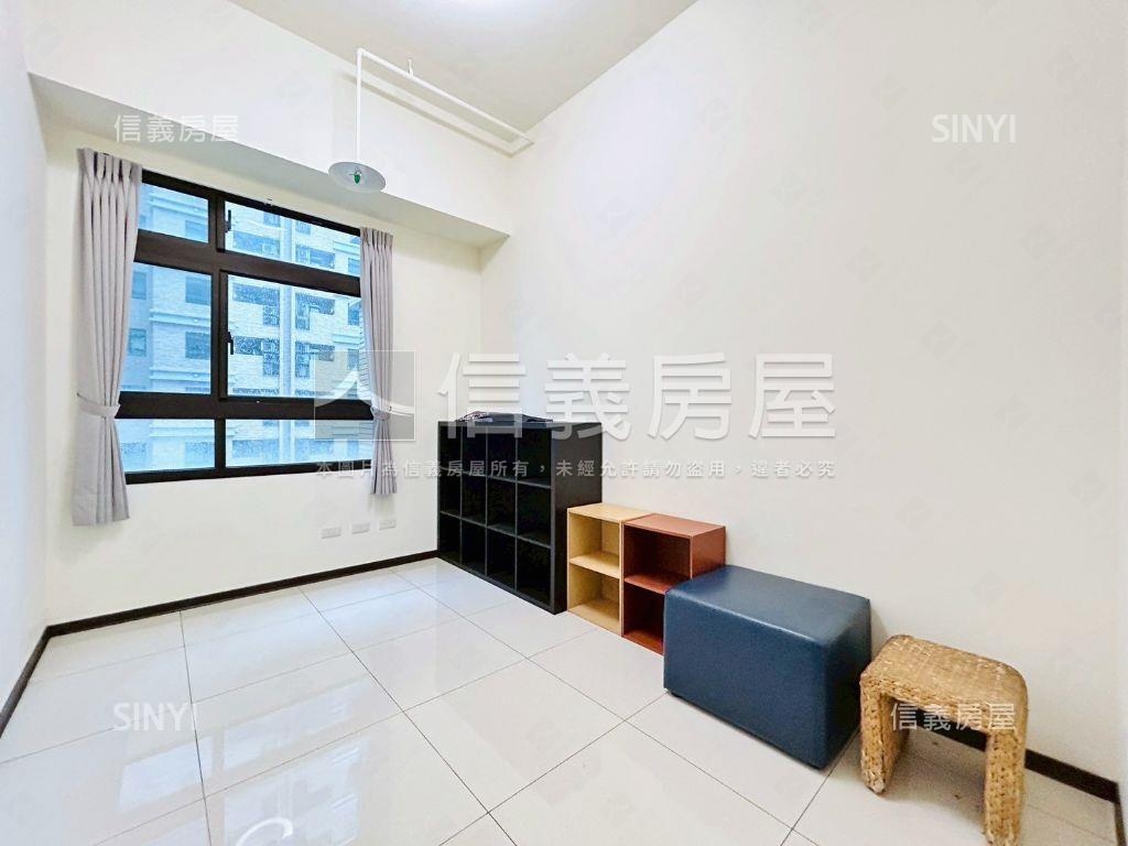 微笑雲品二房平車先看這間房屋室內格局與周邊環境