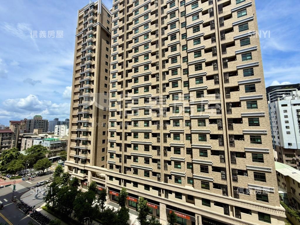微笑雲品二房平車先看這間房屋室內格局與周邊環境