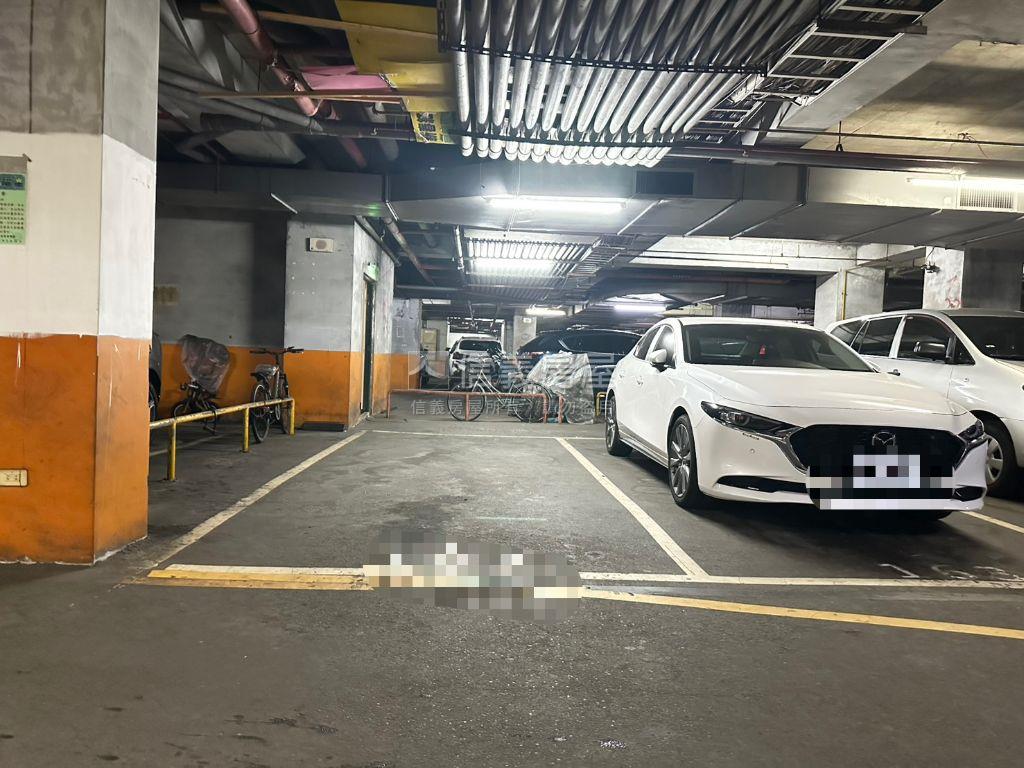 揚名福星８樓三房附車位房屋室內格局與周邊環境