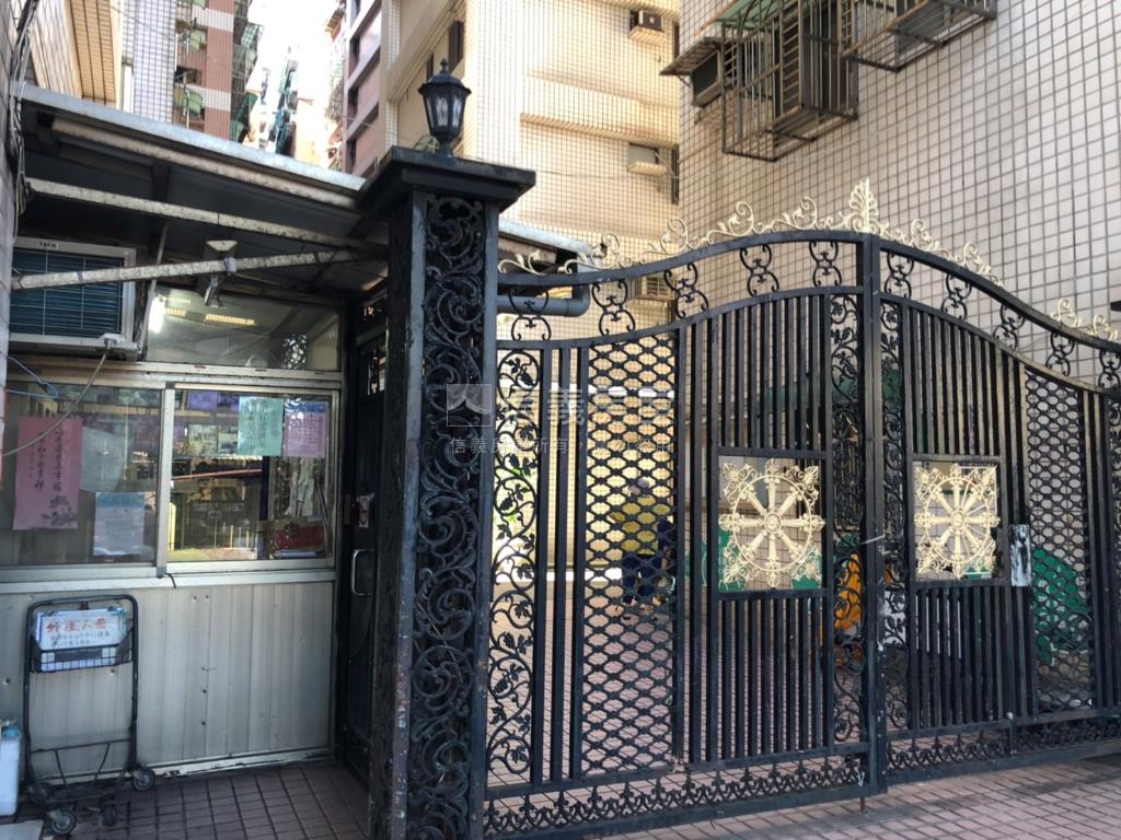 揚名福星８樓三房附車位房屋室內格局與周邊環境