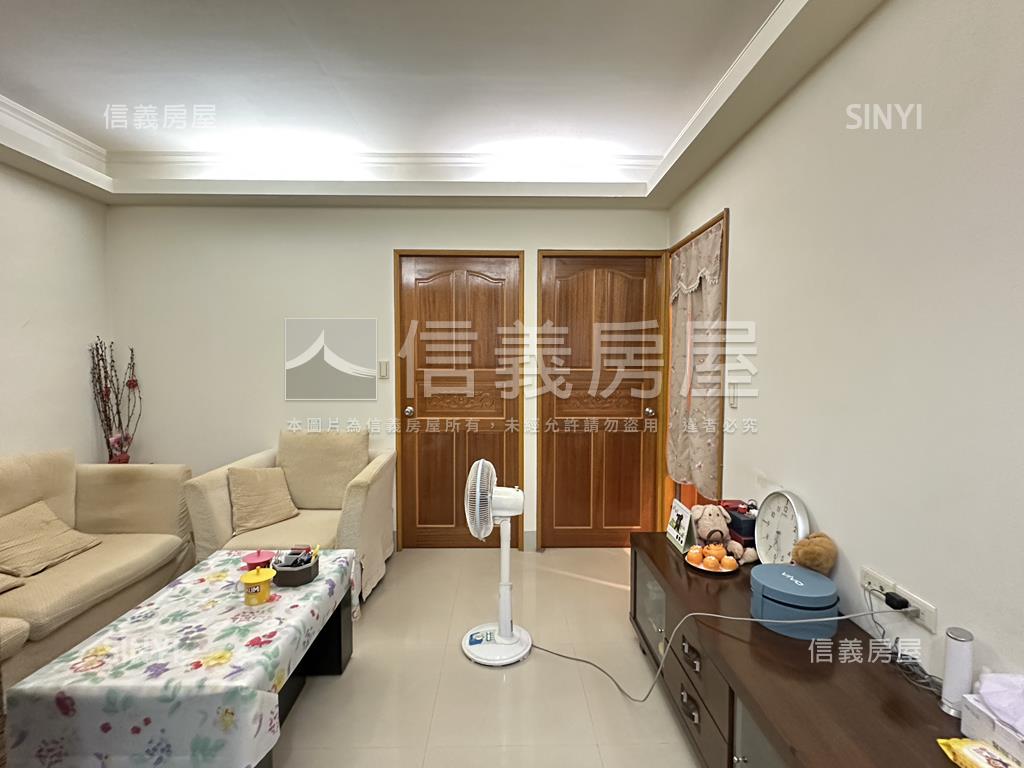 中正商圈方正二樓房屋室內格局與周邊環境