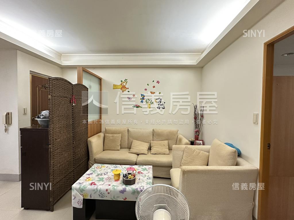 中正商圈方正二樓房屋室內格局與周邊環境