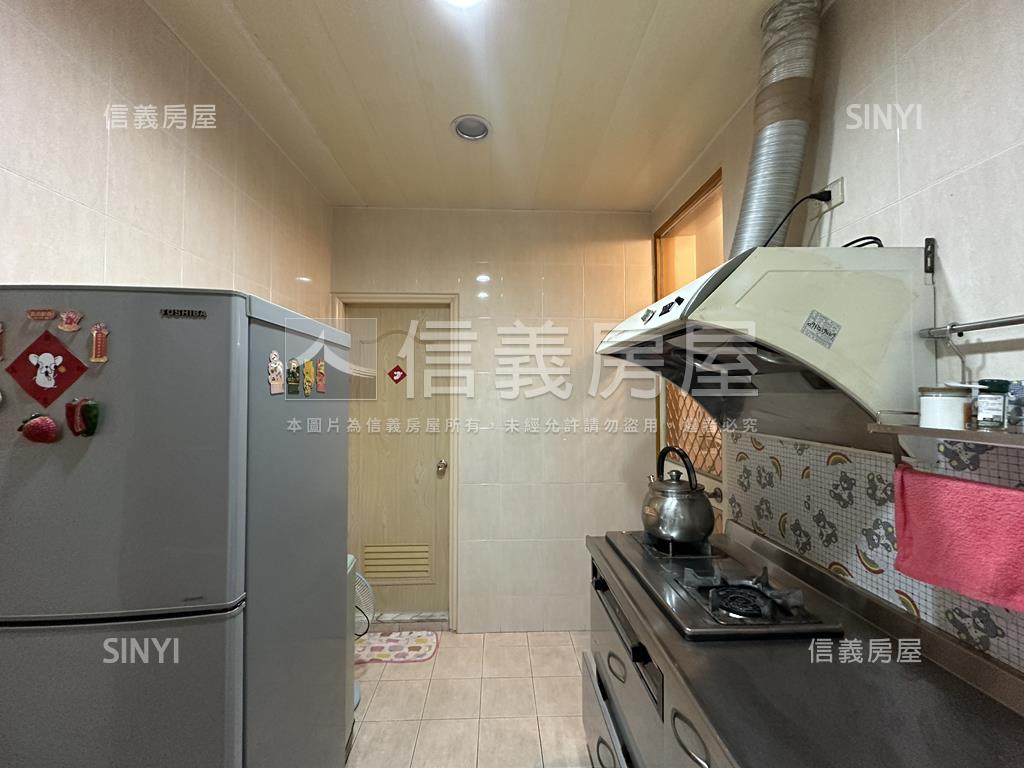 中正商圈方正二樓房屋室內格局與周邊環境