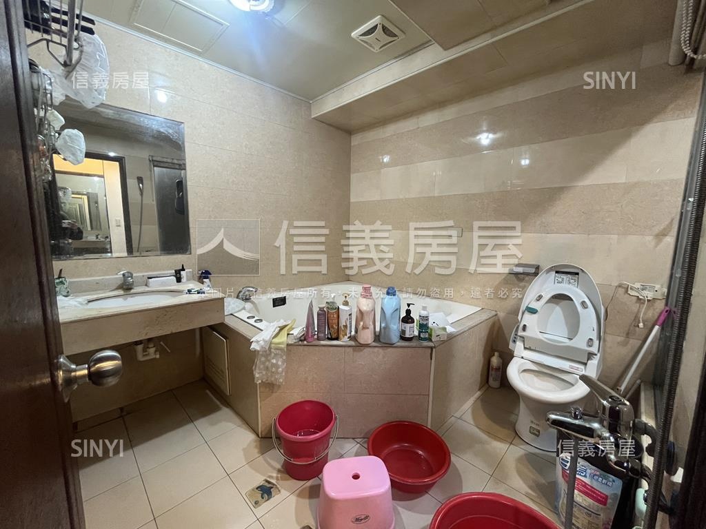 鳳揚中高樓層景觀美四房房屋室內格局與周邊環境
