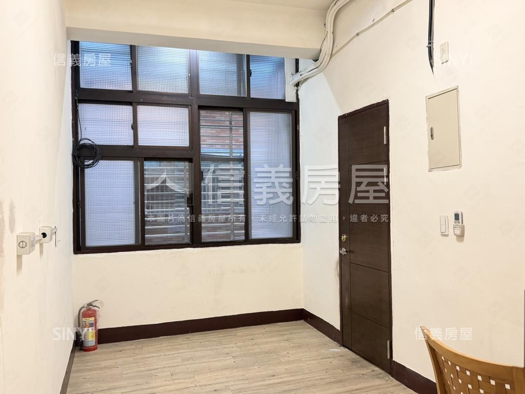 近三重國小捷運站二樓房屋室內格局與周邊環境