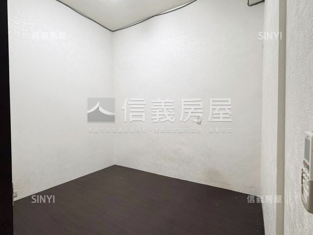 近三重國小捷運站二樓房屋室內格局與周邊環境