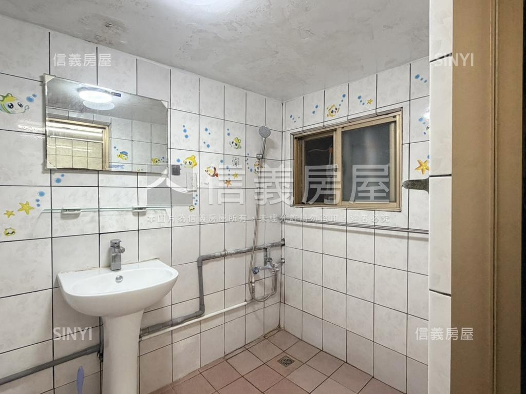 近三重國小捷運站二樓房屋室內格局與周邊環境