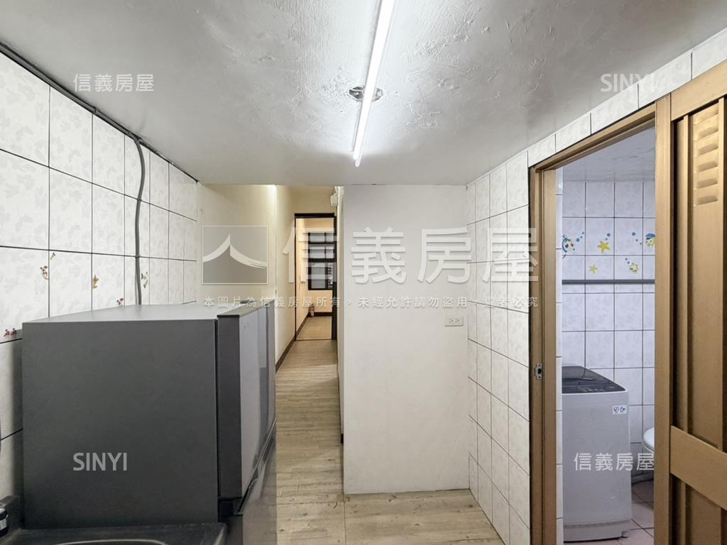 近三重國小捷運站二樓房屋室內格局與周邊環境