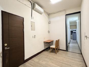 近三重國小捷運站二樓