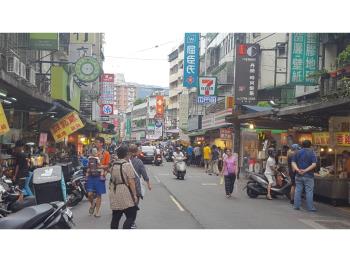 ７３７人潮金店面