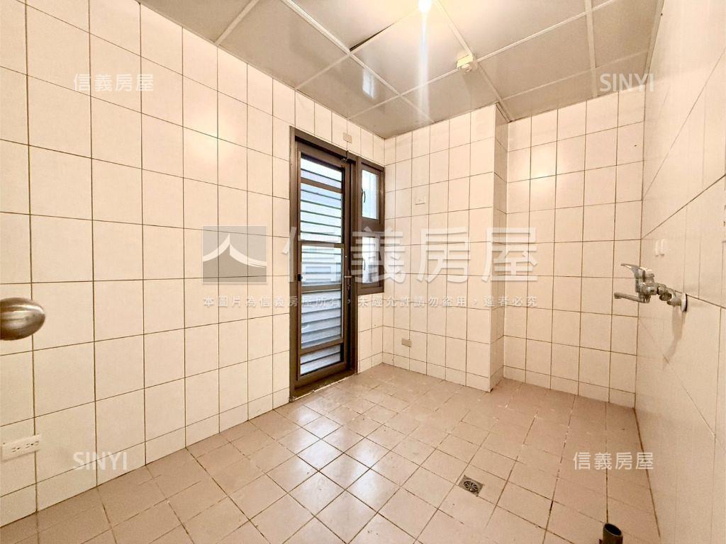 【綠意環抱】崇仁花園一樓房屋室內格局與周邊環境