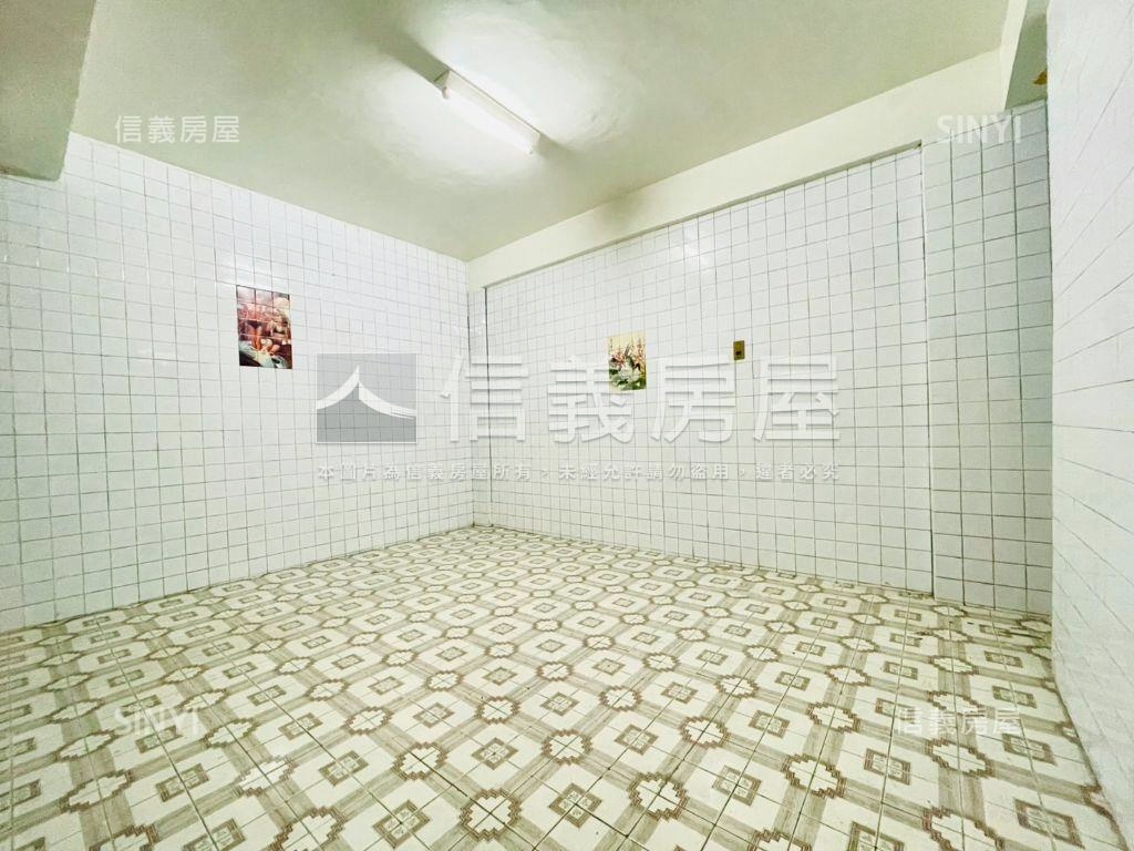 鄭仔寮芳鄰｜傳統臨路透天房屋室內格局與周邊環境