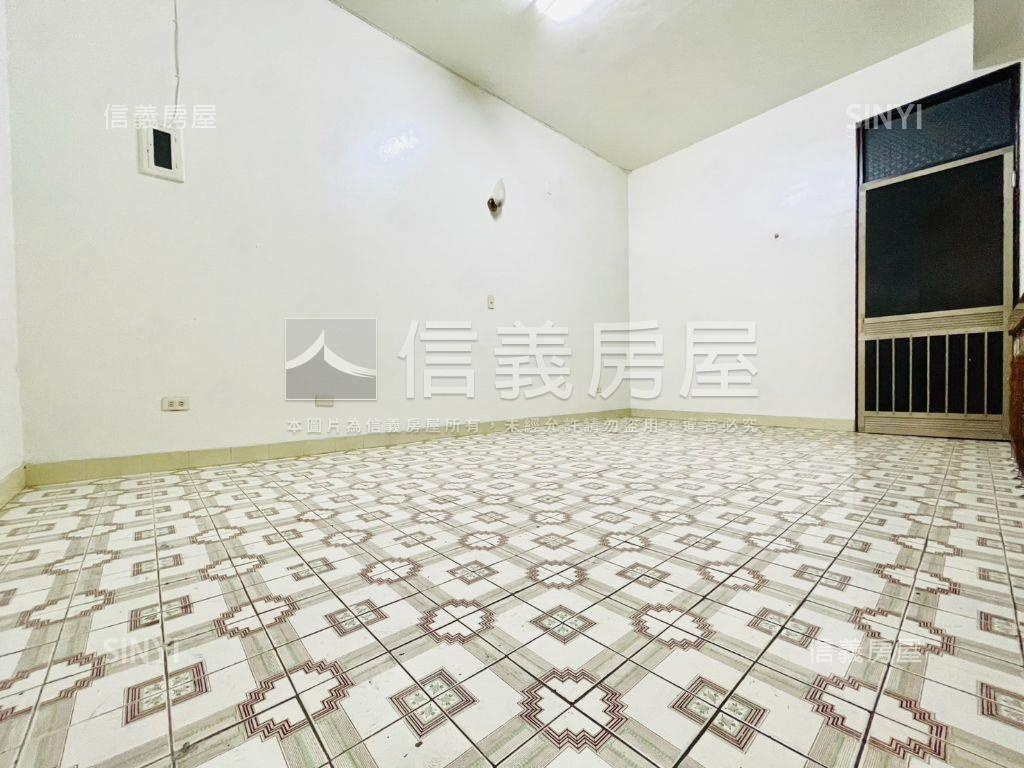 鄭仔寮芳鄰｜傳統臨路透天房屋室內格局與周邊環境